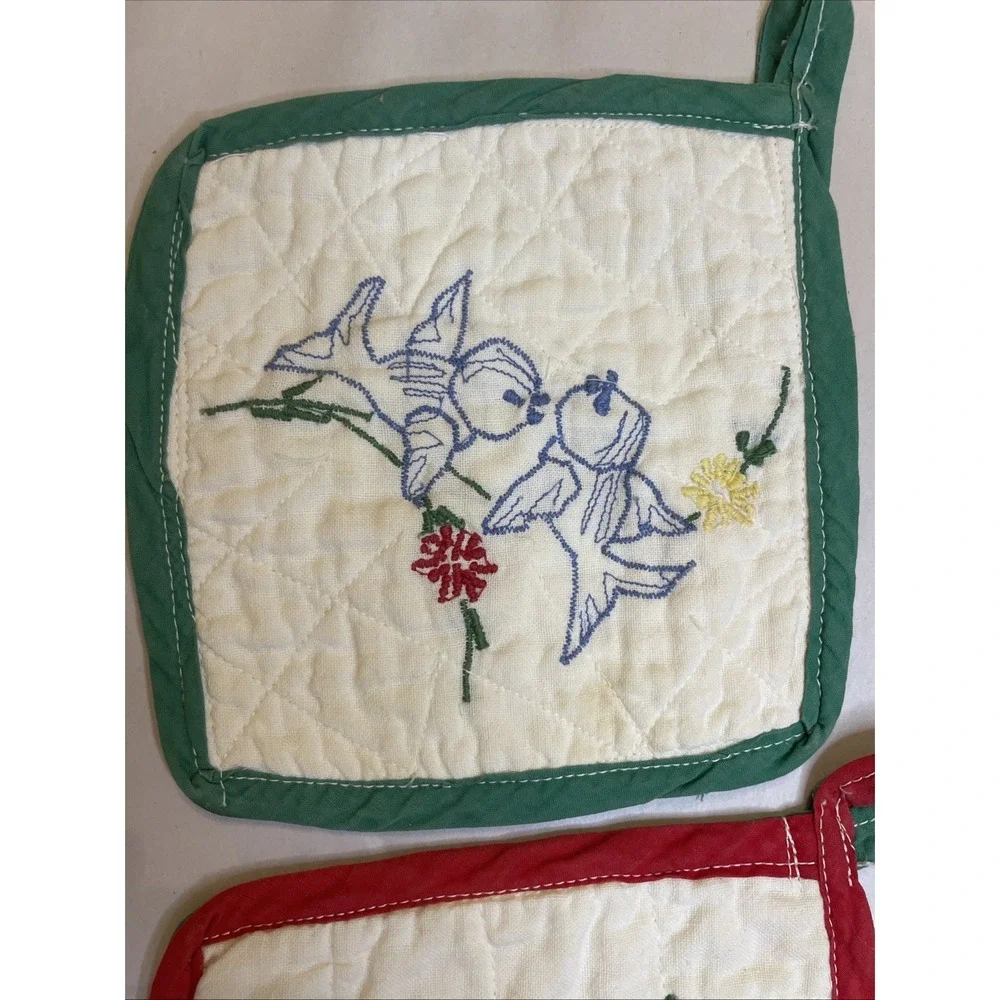 Pair of Sweet Matching Oven Pads Heat Bluebirds Red Yellow Flower Hang‎ Hanging